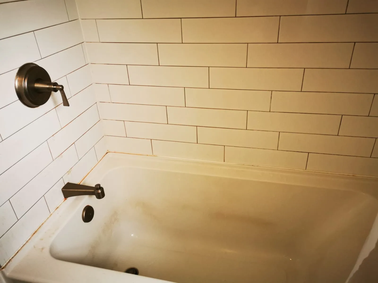 Dirty bathtub